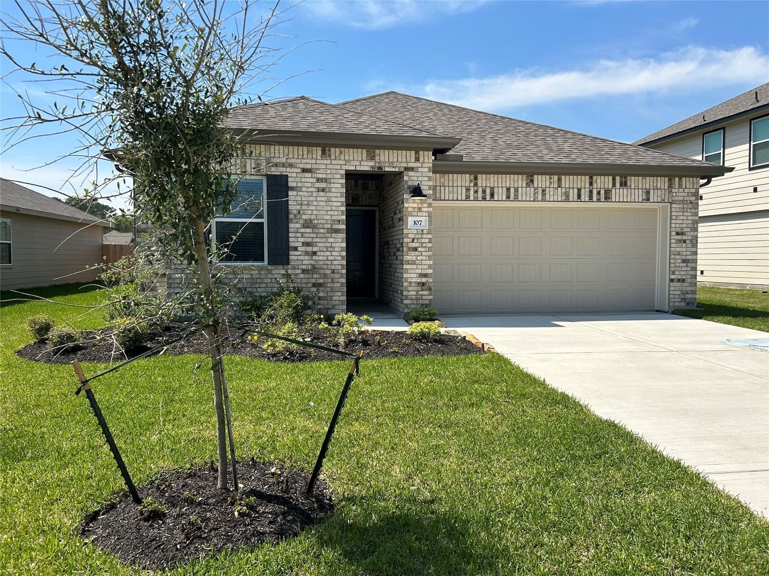 Real estate property located at 107 Peachleaf Court, Chambers, Cypress Point, Anahuac, TX, US