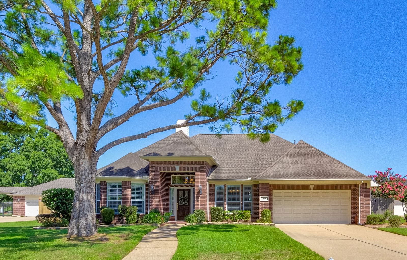 Real estate property located at 813 Mockingbird, Galveston, The Forest Sec 8 2001, Friendswood, TX, US