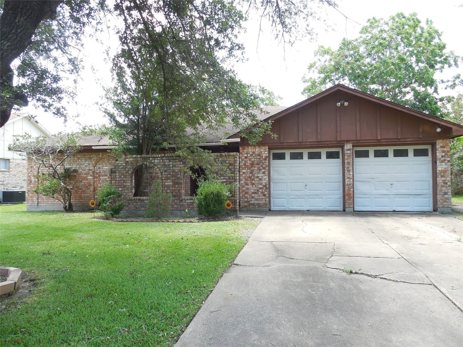 Real estate property located at 1502 Sierra, Harris, Chaparral Village Sec 02, Baytown, TX, US