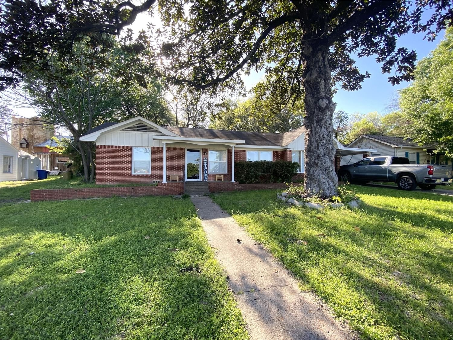 Real estate property located at 1016 Pecan, Walker, White Add, Huntsville, TX, US