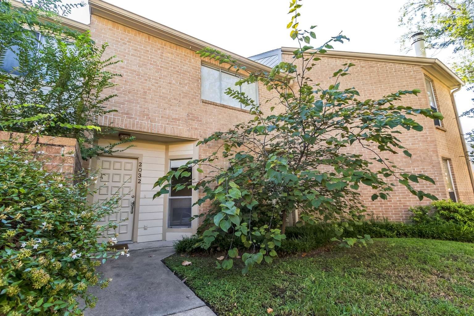 Real estate property located at 2032 Augusta #36, Harris, Augusta Village T/H Sec 01, Houston, TX, US