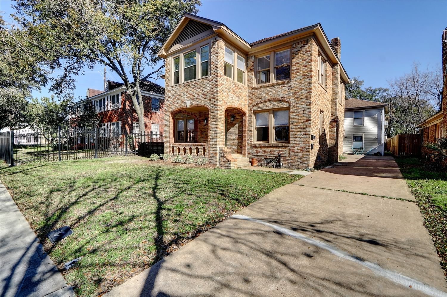 Real estate property located at 1407 Godwin, Harris, Broadmoor, Houston, TX, US