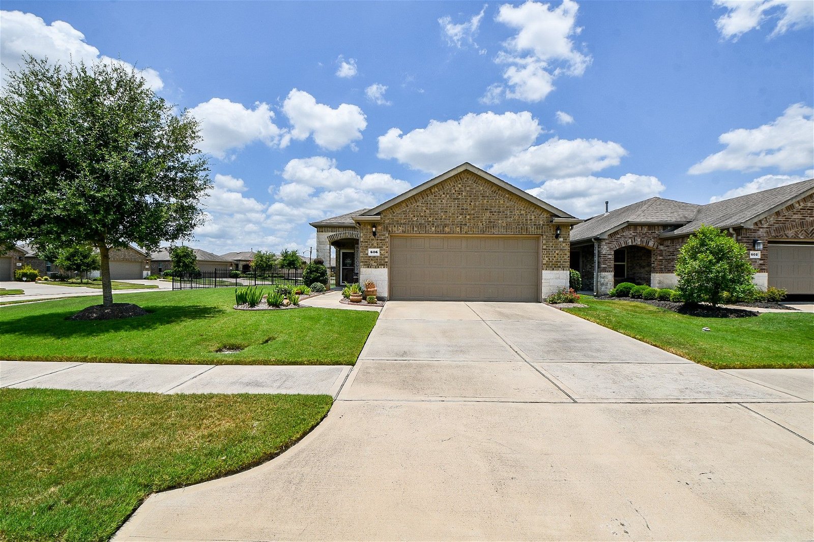 Real estate property located at 606 Saffron Plum, Fort Bend, Richmond, TX, US