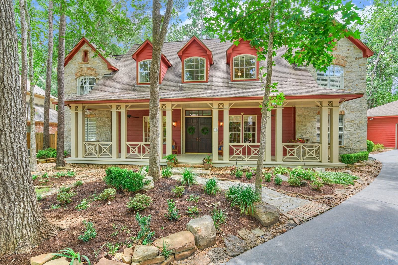 Real estate property located at 19 Treevine, Montgomery, The Woodlands, The Woodlands, TX, US