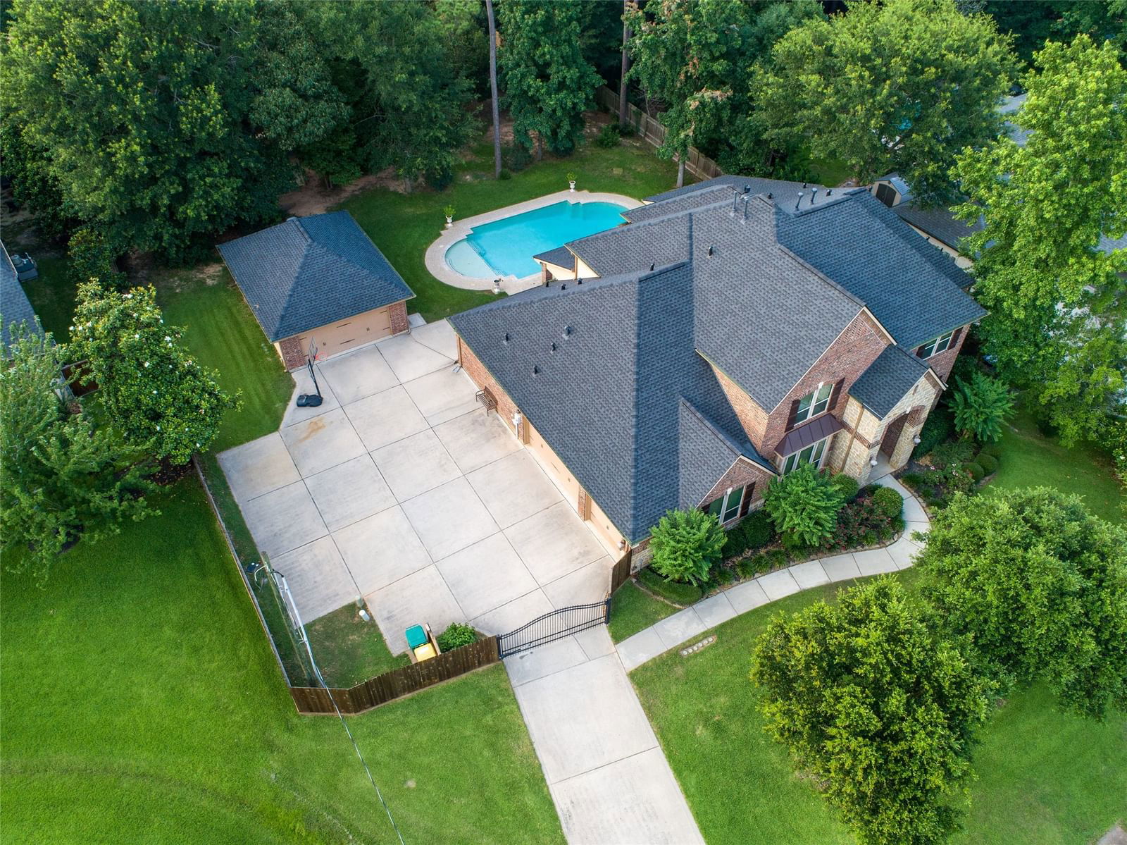 Real estate property located at 10111 Logan Grove, Montgomery, Crighton Woods 02, Conroe, TX, US