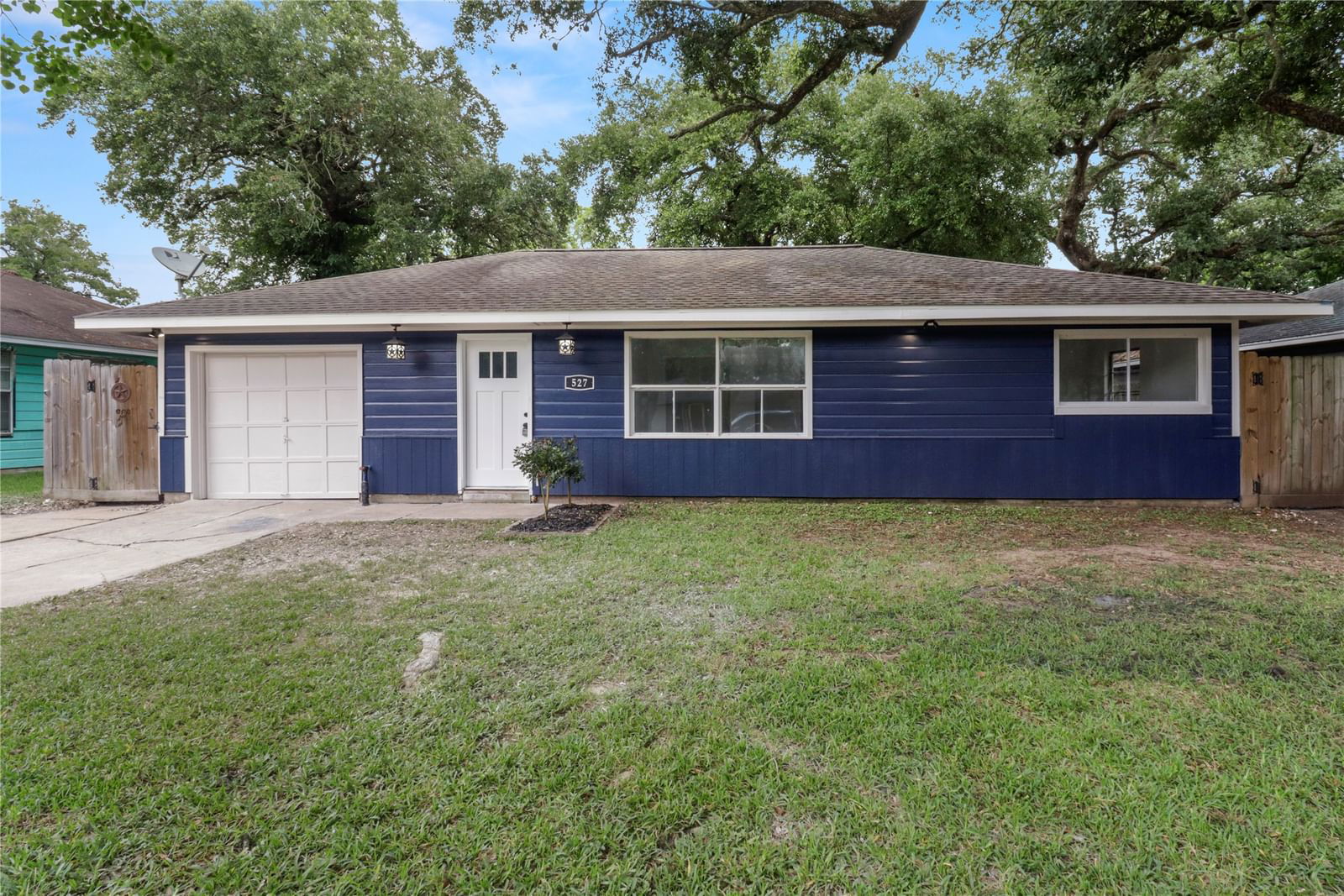 Real estate property located at 527 Gardenia, Brazoria, Brazos Oaks Lake Jackson, Lake Jackson, TX, US