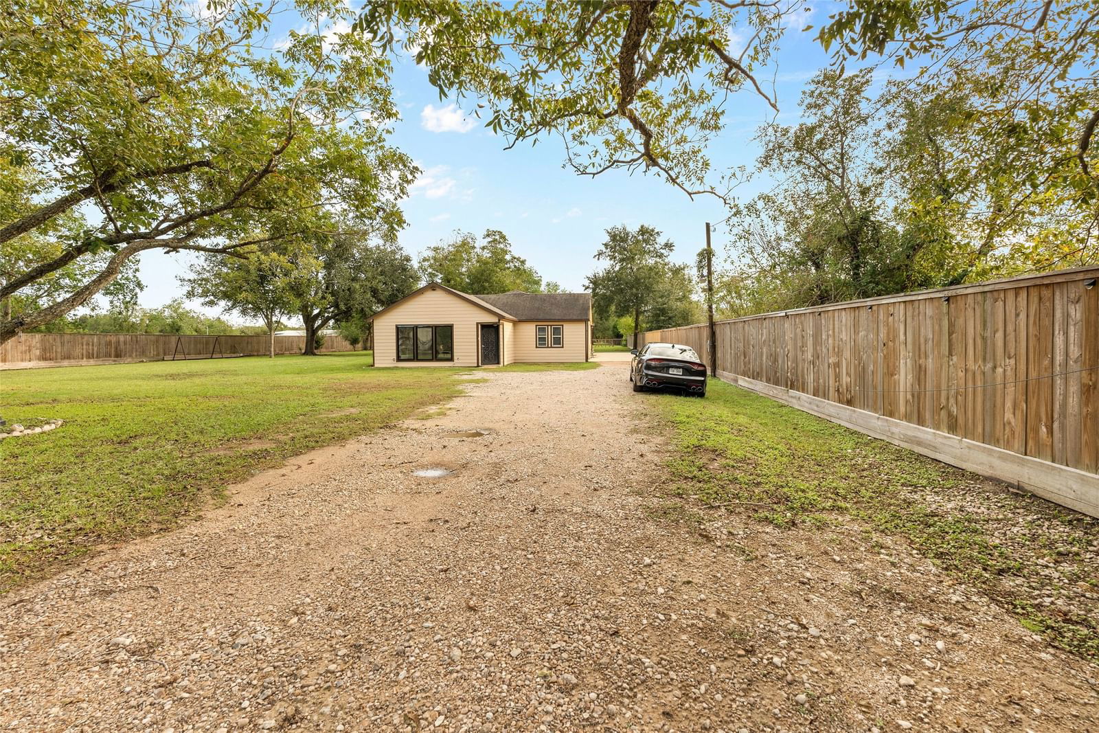 Real estate property located at 1022 Brooks, Fort Bend, Montrose Acres, Rosenberg, TX, US