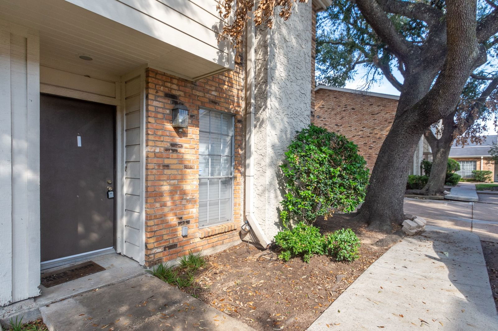 Real estate property located at 6201 Beverlyhill #30, Harris, Beverly Place Condo, Houston, TX, US