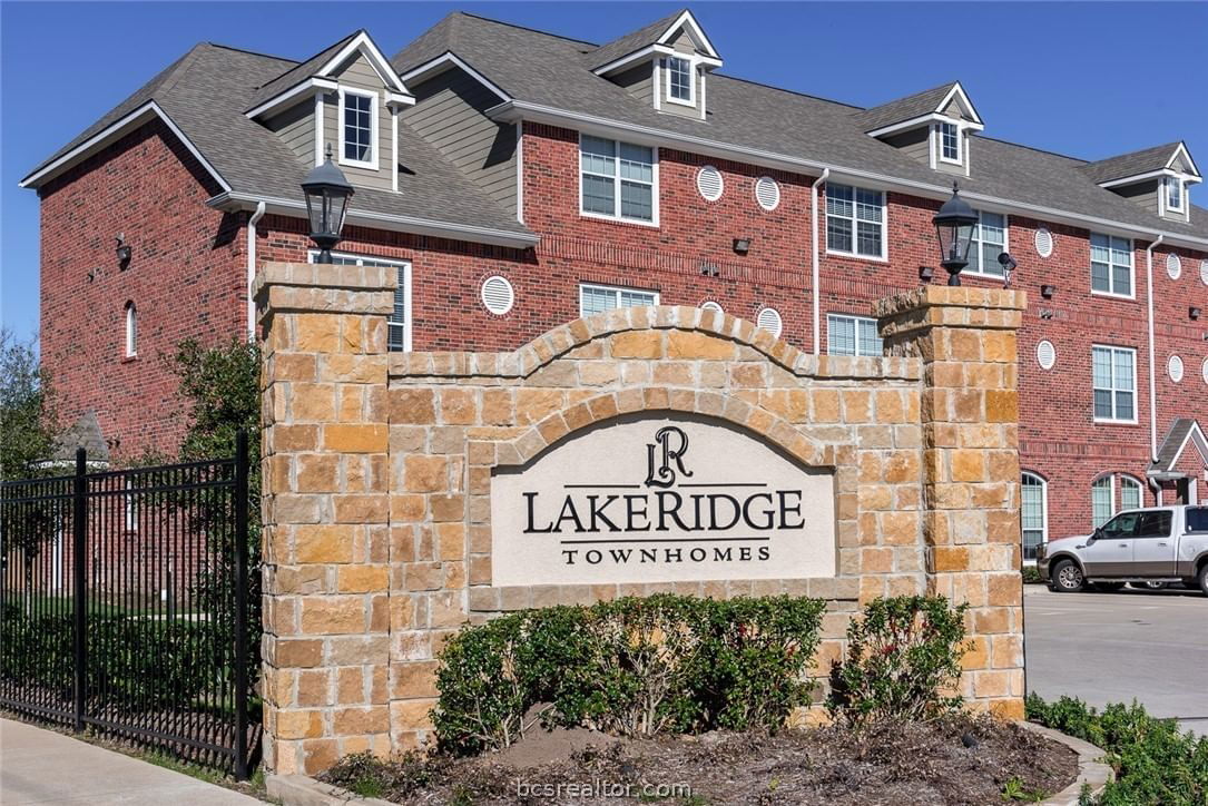 Real estate property located at 1198 Jones Butler #2104, Brazos, LAKERIDGE TOWNHOMES CONDOS, College Station, TX, US
