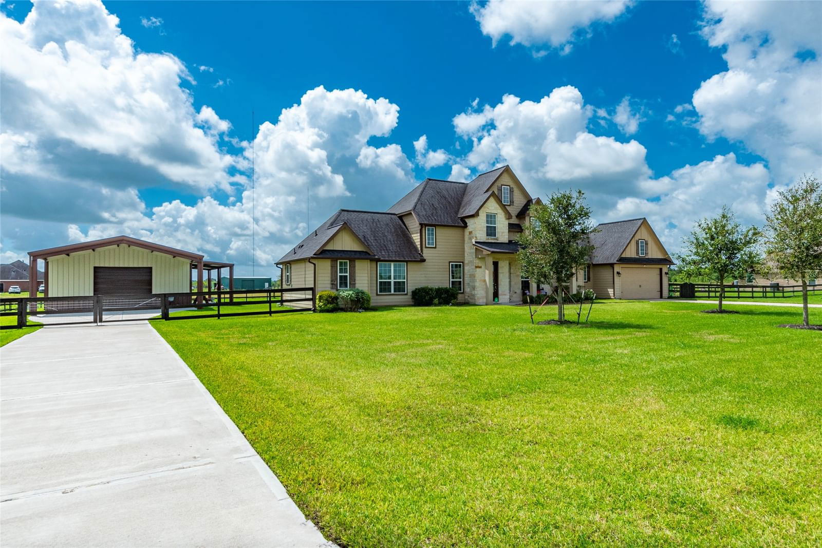 Real estate property located at 6811 Bayou Trail, Brazoria, Bayou Trails Estates, Alvin, TX, US