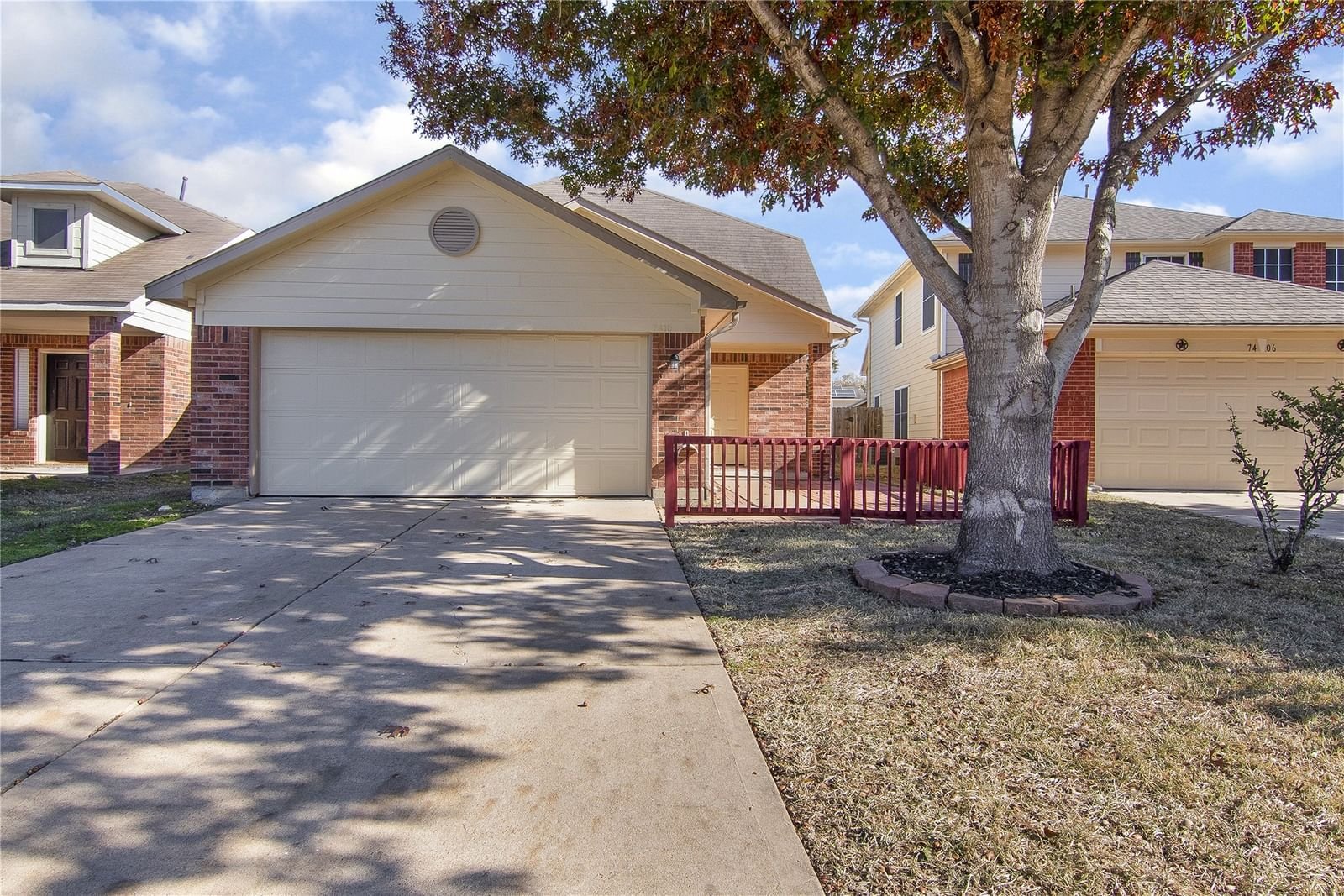 Real estate property located at 7410 Village Lake, Harris, Lancaster Sec 02, Cypress, TX, US