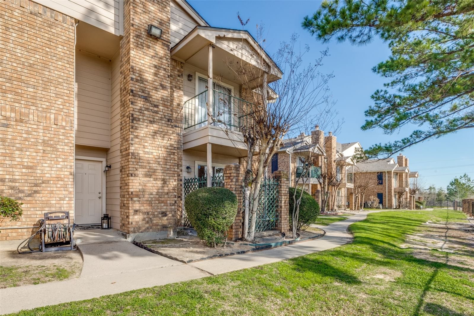 Real estate property located at 3770 Lovers Wood #801, Harris, Raveneaux Forest Condos, Houston, TX, US