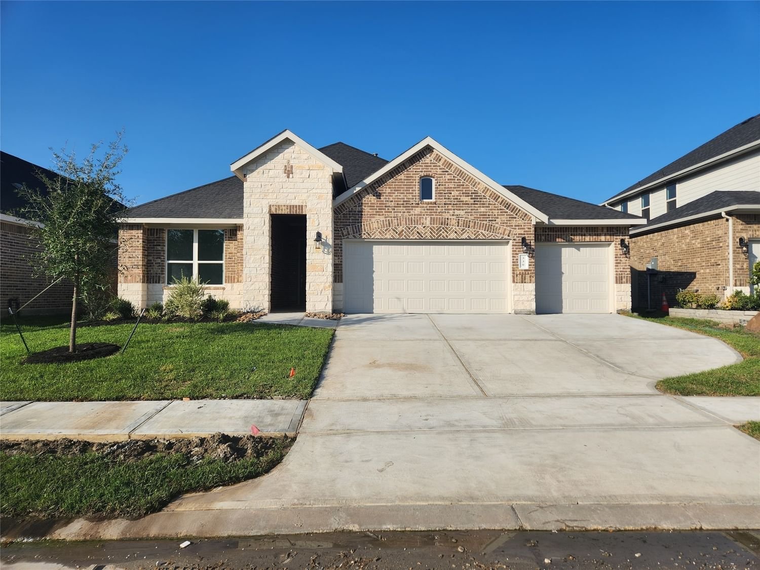 Real estate property located at 330 Westlake Terrace, Montgomery, Conroe, TX, US