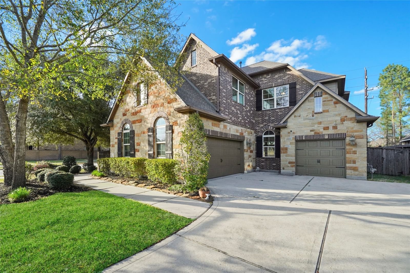 Real estate property located at 2630 Hendricks Lakes, Harris, Lakes/Cypress Forest, Spring, TX, US