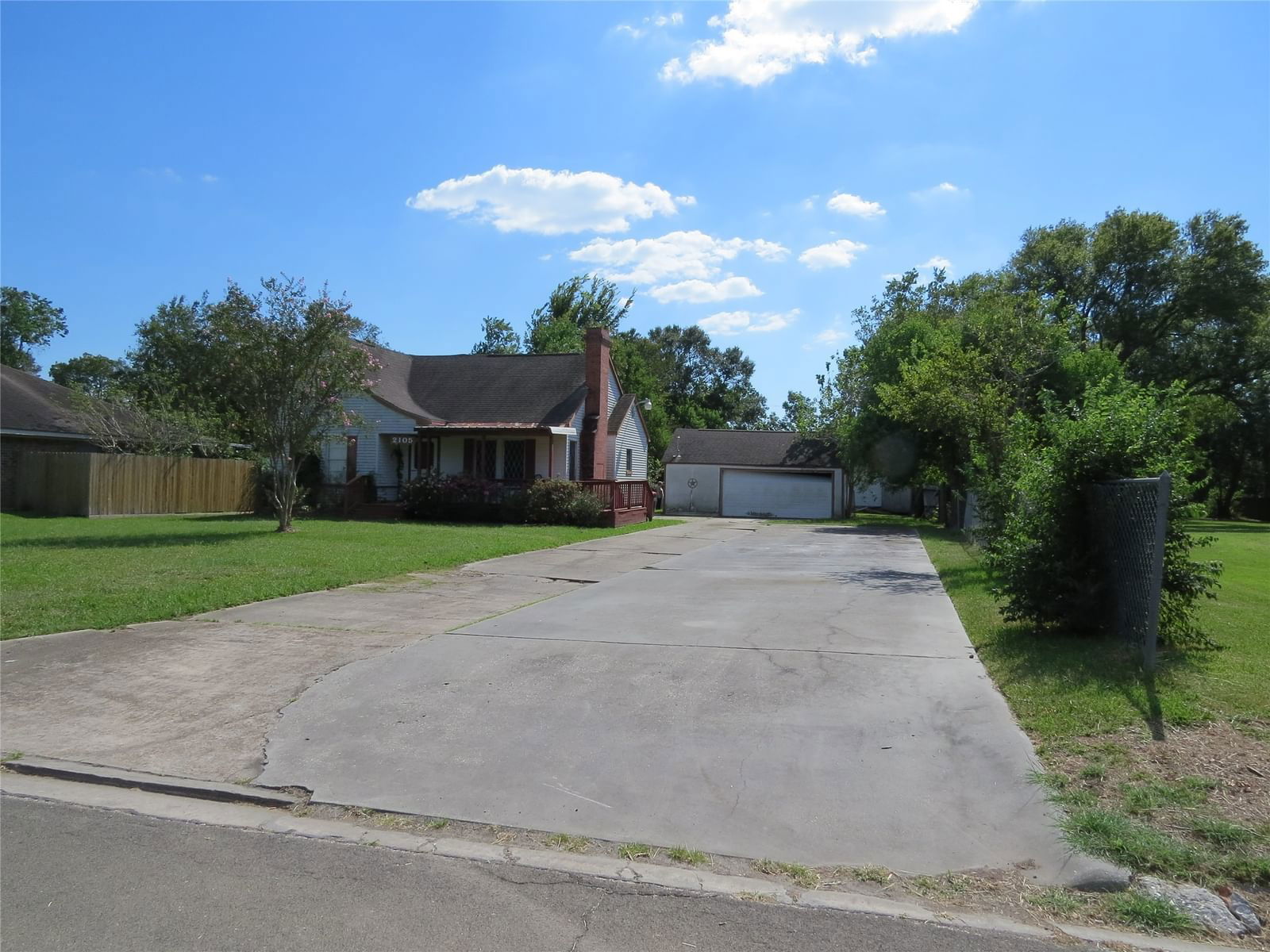 Real estate property located at 2105 Wright, Harris, Danubina Acres, Baytown, TX, US