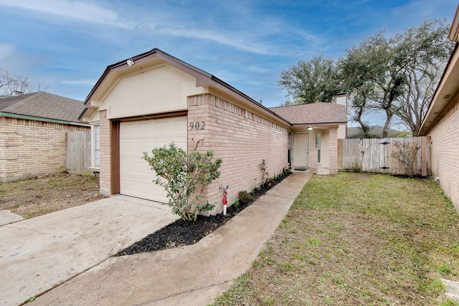 Real estate property located at 902 Somercotes, Harris, Sterling Green South, Channelview, TX, US