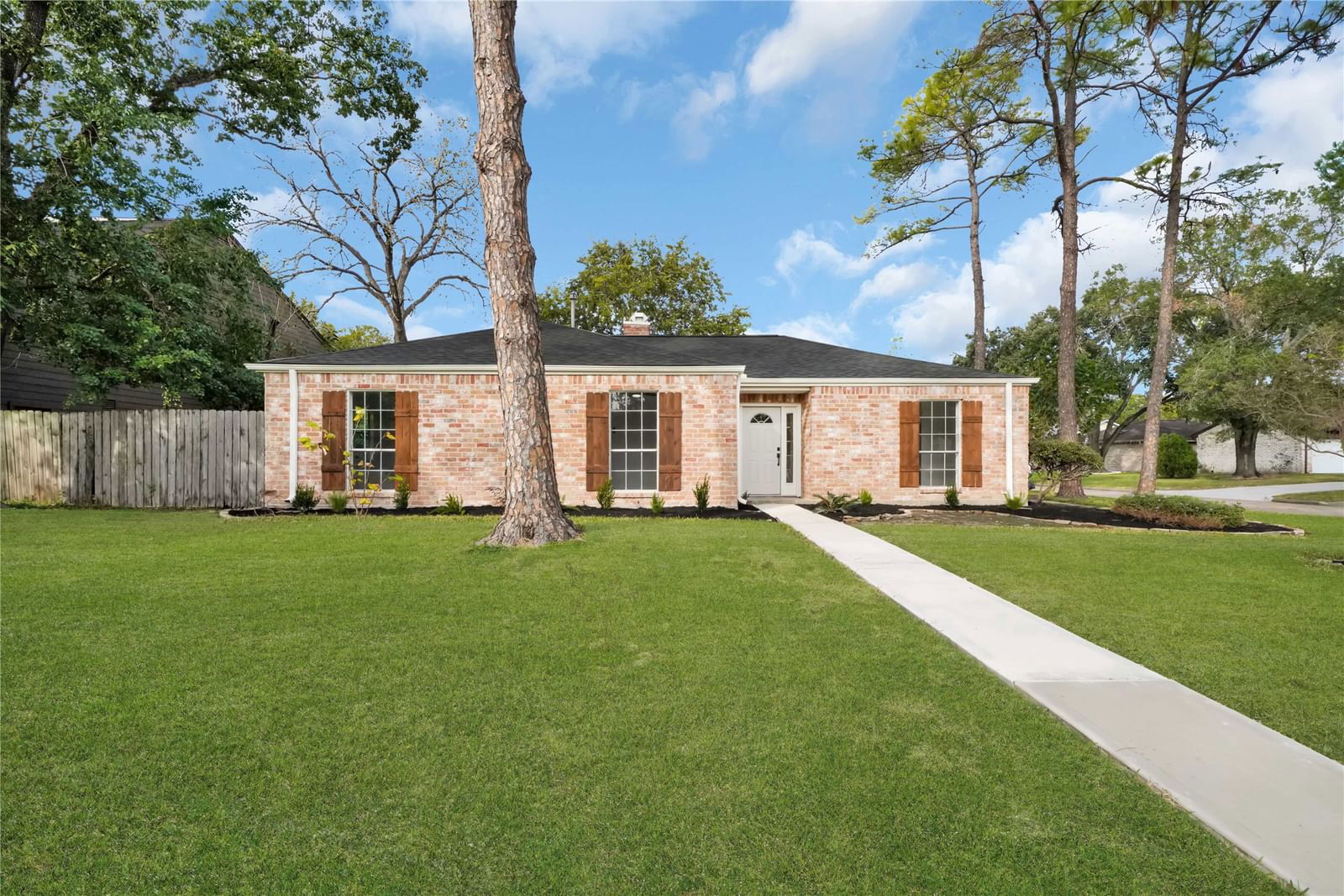 Real estate property located at 13902 Wickersham, Harris, Briar Village Sec 02, Houston, TX, US