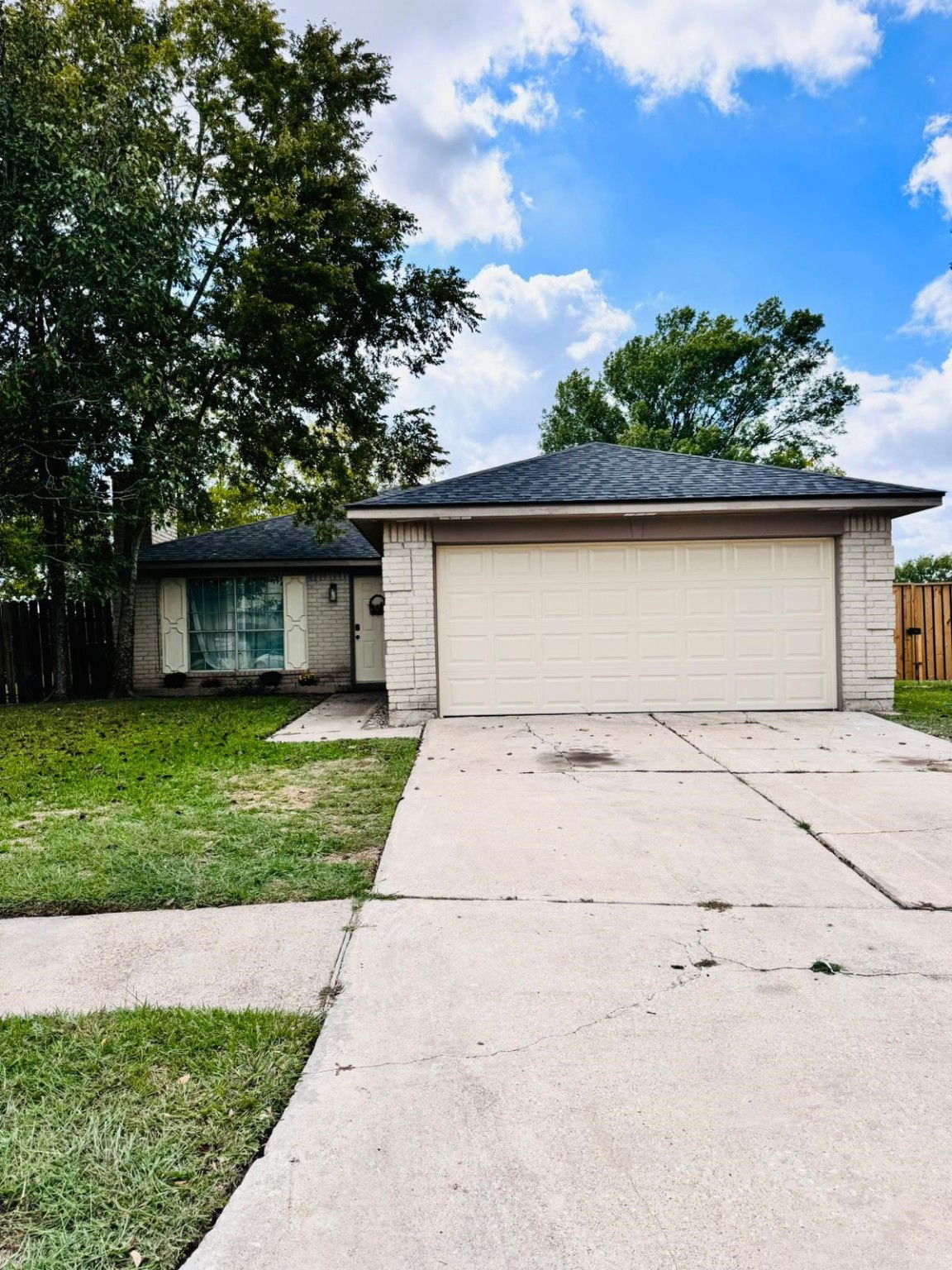 Real estate property located at 7318 Mesones, Fort Bend, Mission West, Houston, TX, US