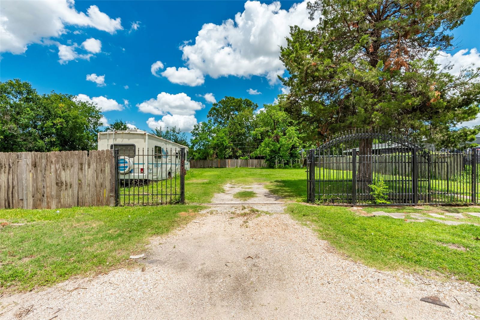 Real estate property located at 723 Henke, Harris, Denver, Houston, TX, US