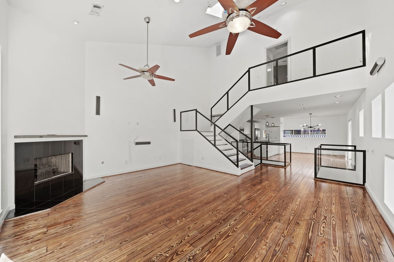 Real estate property located at 803 Robin, Harris, Crosby Street Square Twnhms, Houston, TX, US