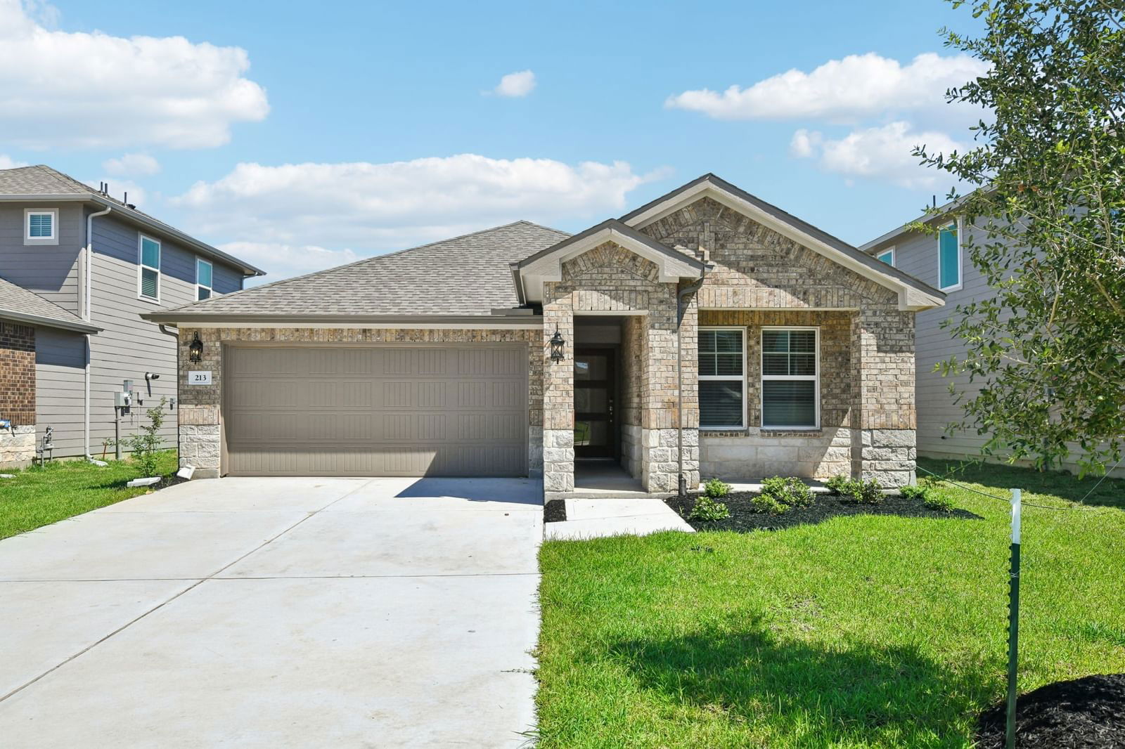 Real estate property located at 213 Brooks Manor, Montgomery, Pine Lake Cove, Montgomery, TX, US