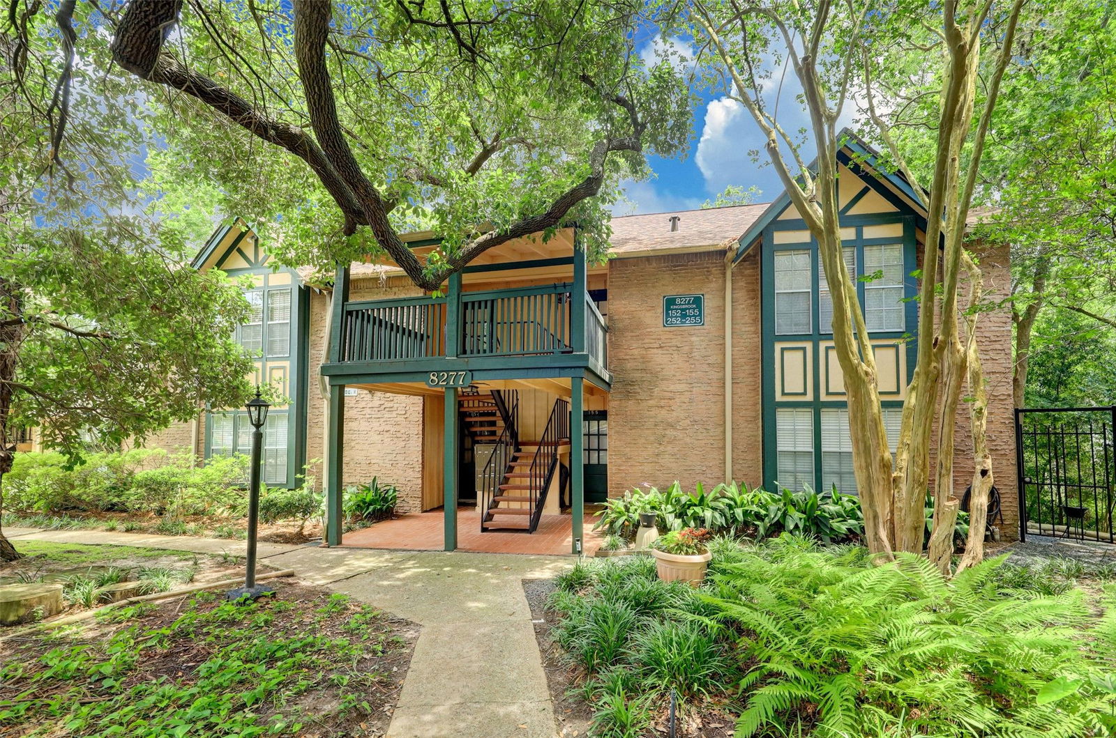 Real estate property located at 8277 Kingsbrook #254, Harris, Houston, TX, US