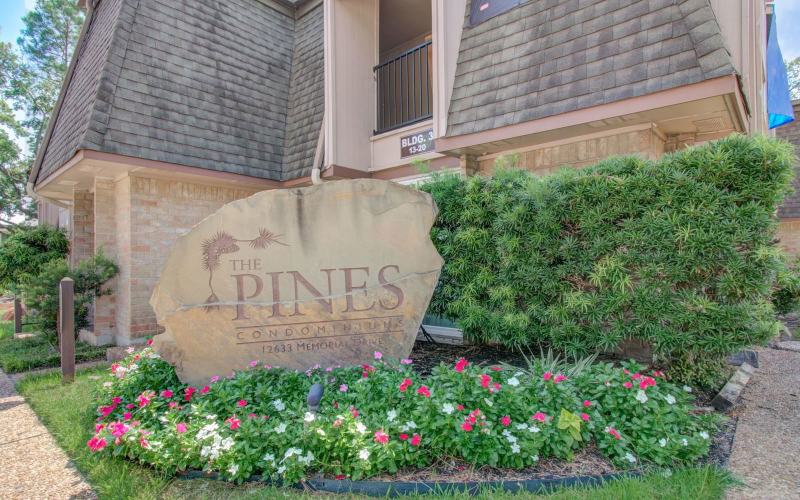 Real estate property located at 12633 Memorial #140, Harris, Pines Condo, Houston, TX, US