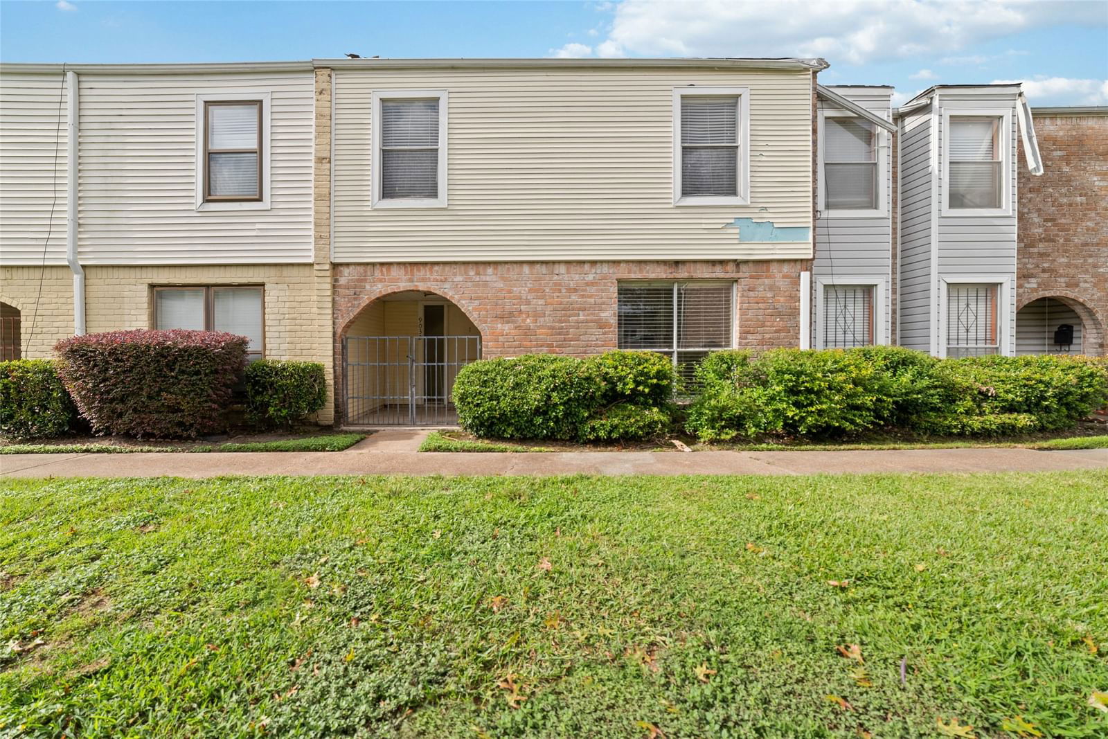 Real estate property located at 9032 Wilcrest #9032, Harris, Glenshannon Sec 02, Houston, TX, US