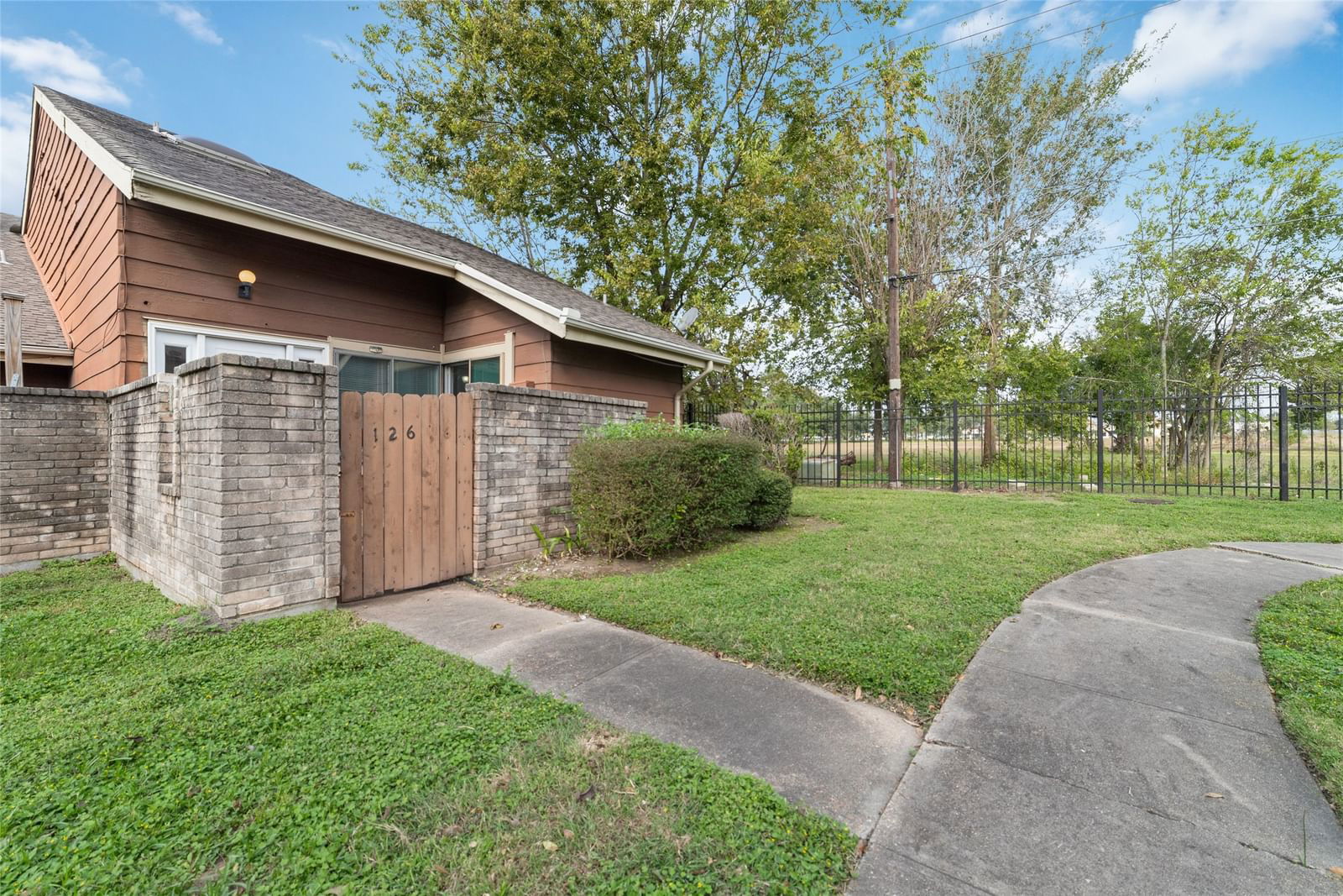 Real estate property located at 12606 Wellington Park, Harris, Wellington Park T/H, Houston, TX, US