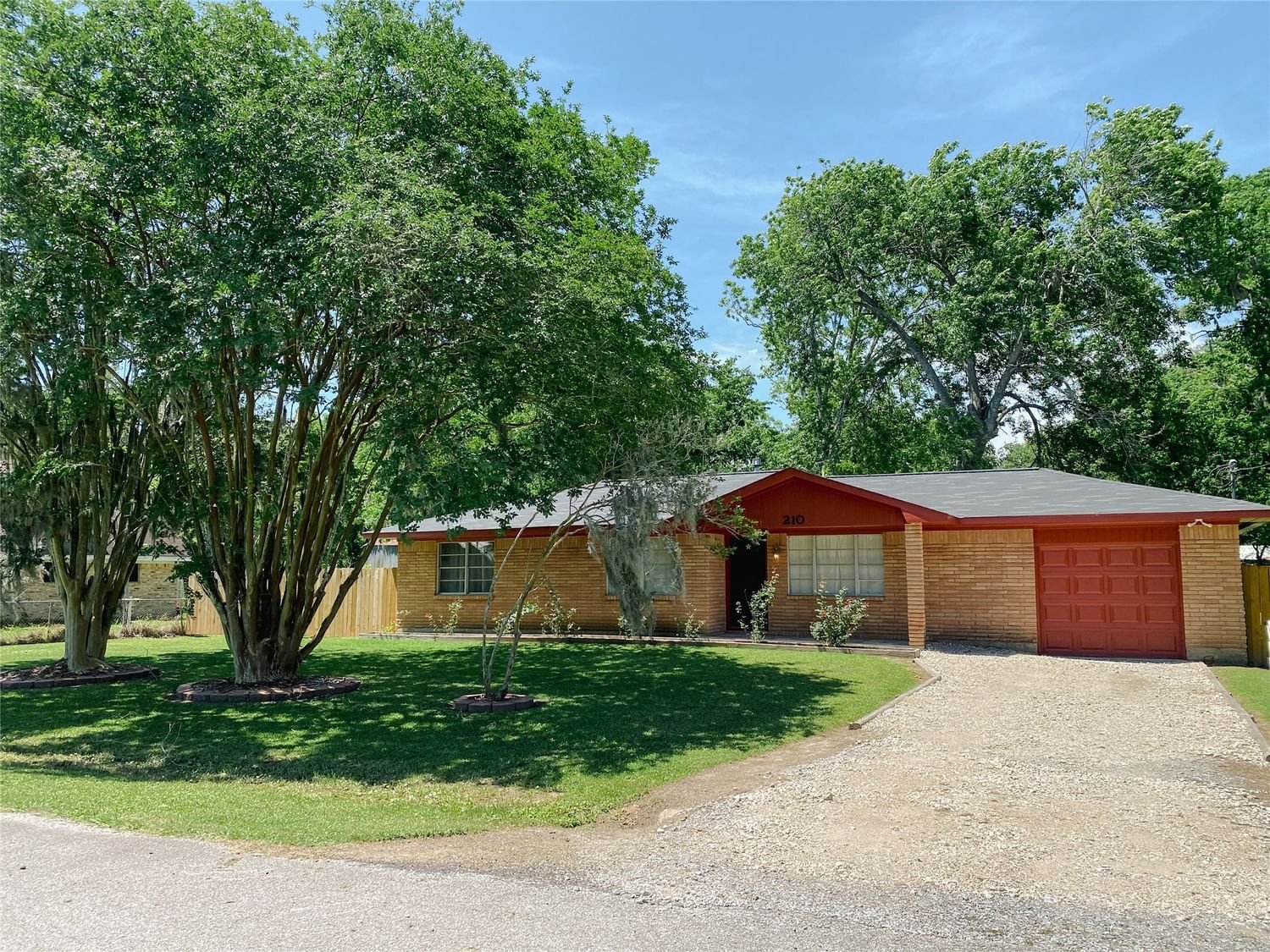 Real estate property located at 210 Oakwood, Brazoria, OAKWOOD HOMESITES, Jones Creek, TX, US