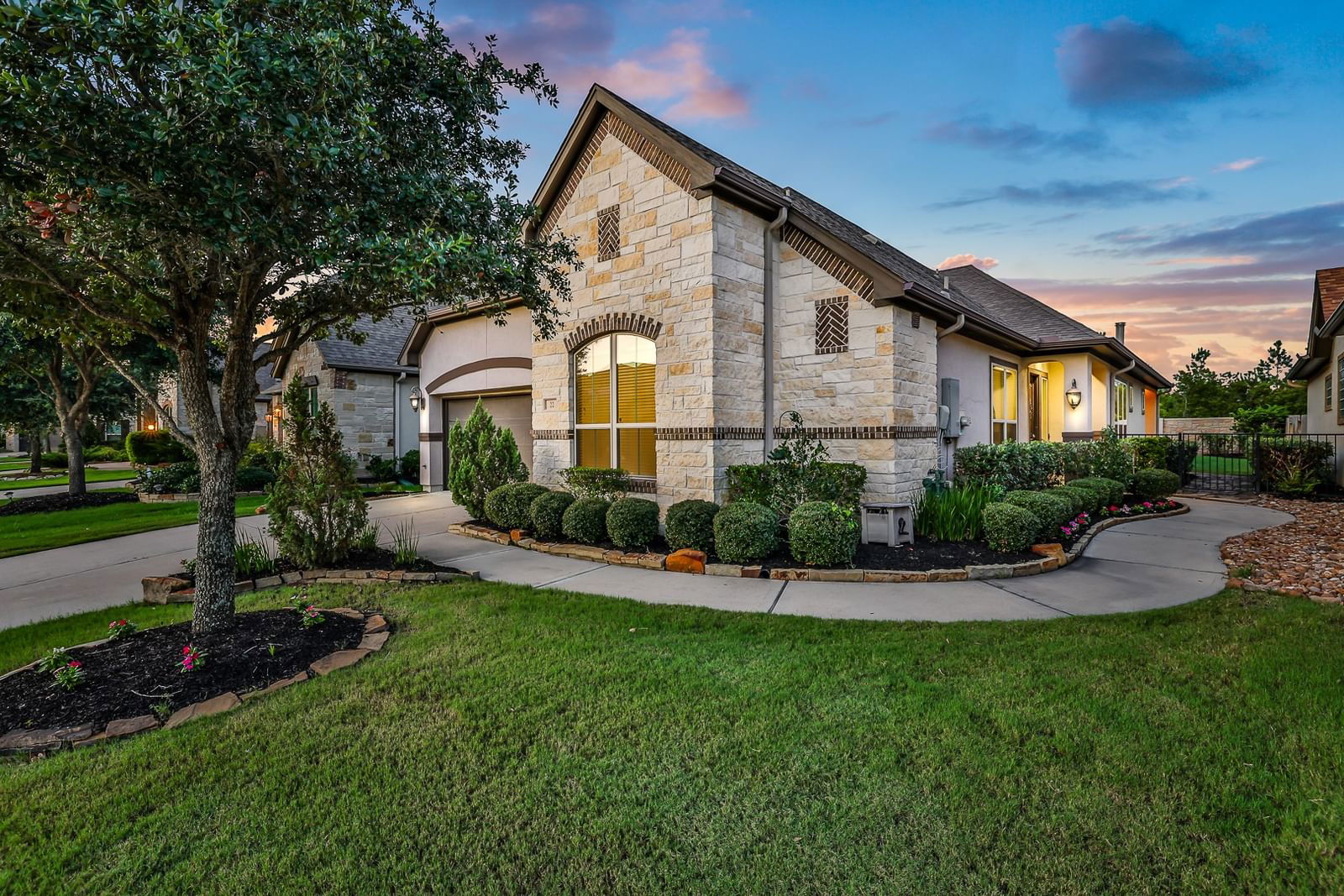 Real estate property located at 22 Floral Hills, Fort Bend, The Pond At Cross Creek Ranch, Fulshear, TX, US