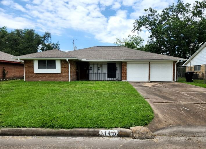 Real estate property located at 11406 Glenhollow, Harris, Crestmont Park, Houston, TX, US
