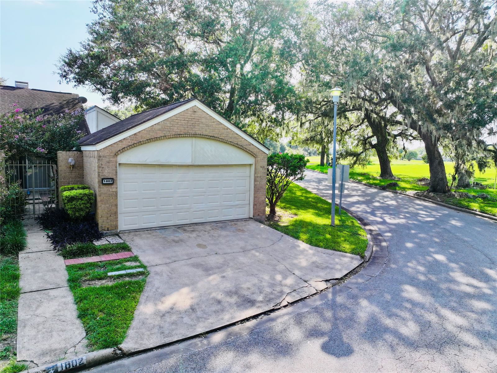 Real estate property located at 1802 Veranda, Brazoria, Columbia Lakes Sec 1-2-3-4-5, West Columbia, TX, US