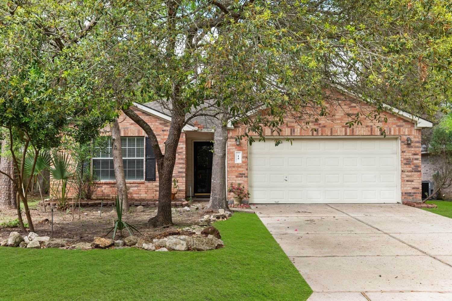 Real estate property located at 14 Windswept Oaks, Montgomery, Wdlnds Harpers Lnd College Park, Conroe, TX, US