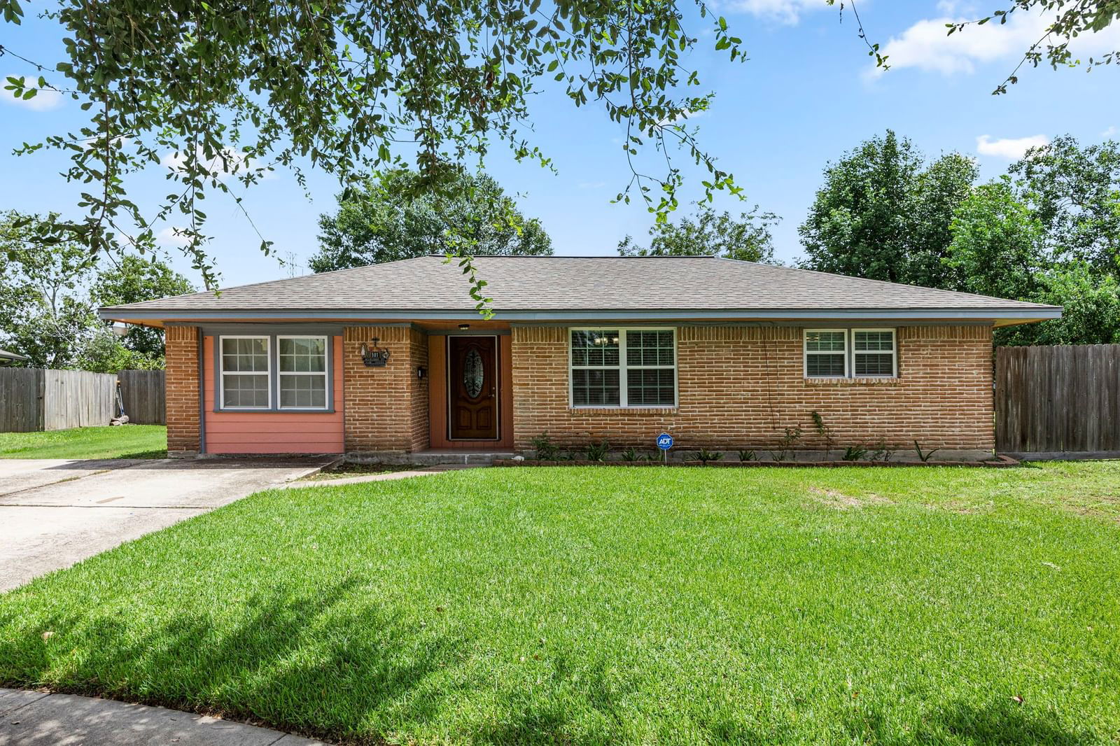 Real estate property located at 501 Marleen, Harris, Freeway Manor Sec 05, Houston, TX, US