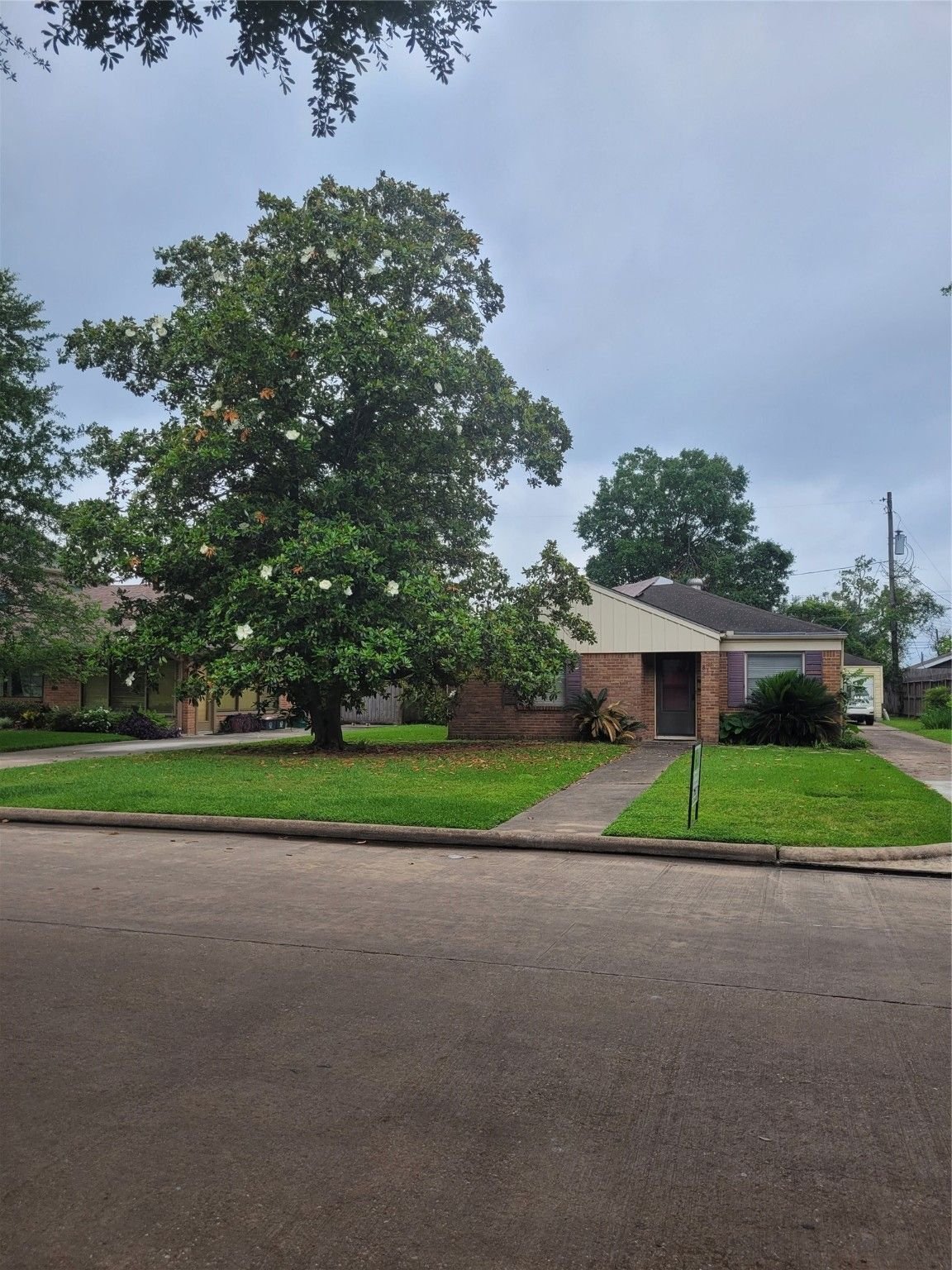 Real estate property located at 817 3rd, Harris, Bellaire, TX, US