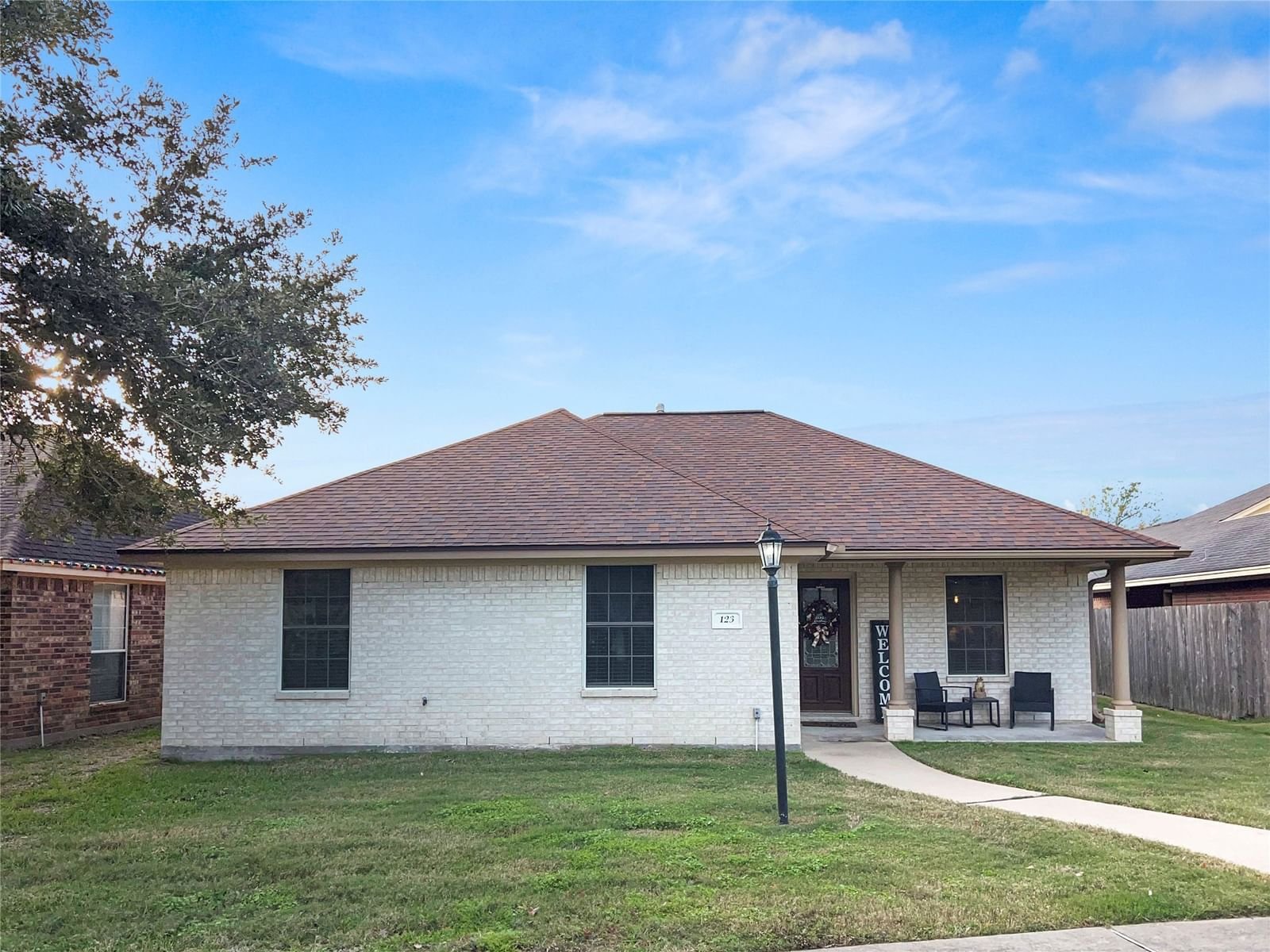 Real estate property located at 123 Silverbell, Brazoria, Briarwood East, Lake Jackson, TX, US