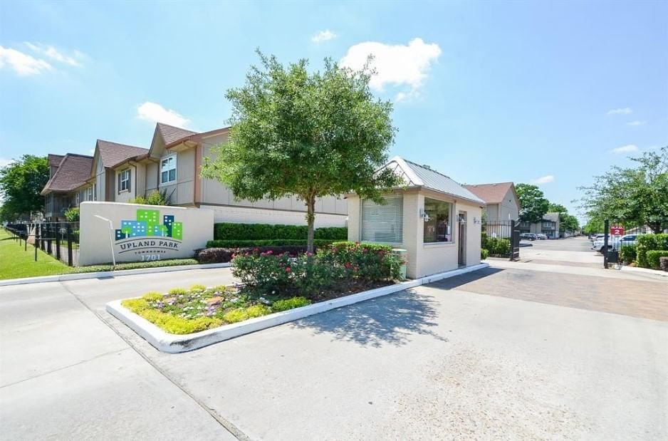 Real estate property located at 1701 Upland #196, Harris, Woods Camelot Condo, Houston, TX, US