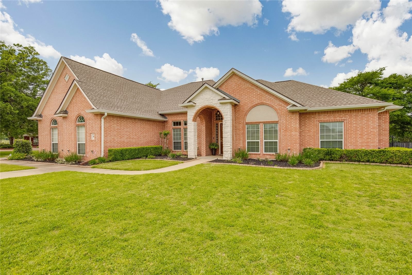 Real estate property located at 9 Raven, Brazos, Ravenwood, Bryan, TX, US