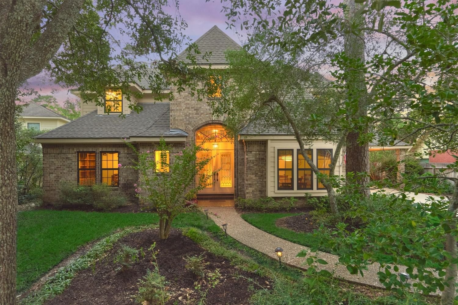 Real estate property located at 8 Featherfall, Montgomery, The Woodlands, TX, US