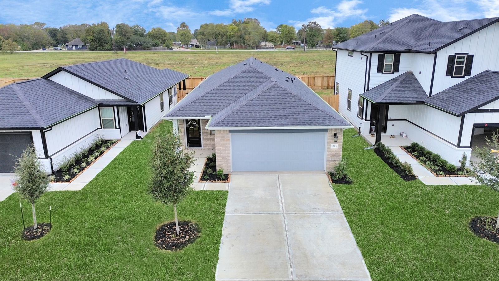 Real estate property located at 1223 Tanner Dell Drive, Harris, Sweetgrass Village, Crosby, TX, US