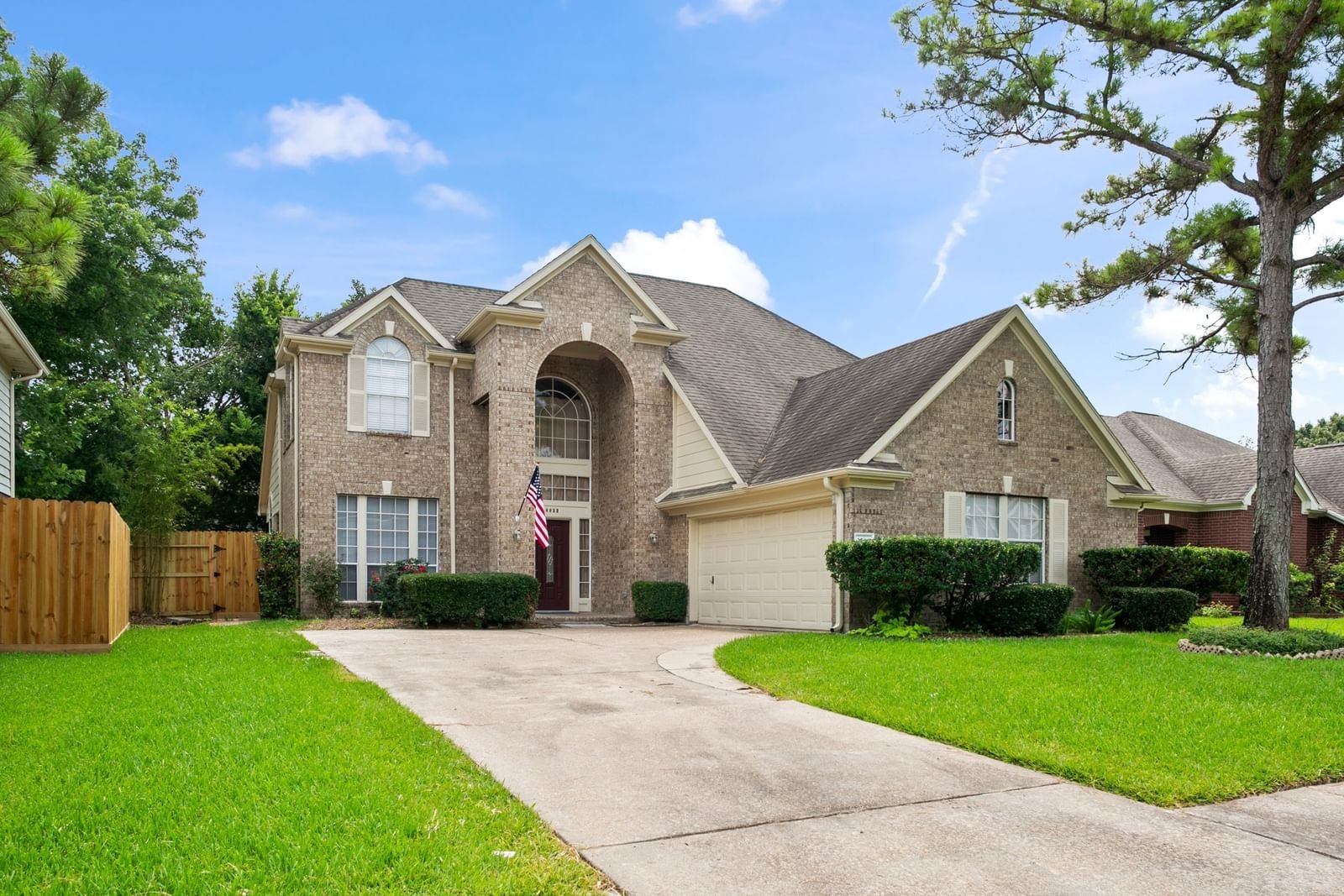Real estate property located at 2506 Parkhaven, Fort Bend, Barrington Place, Sugar Land, TX, US