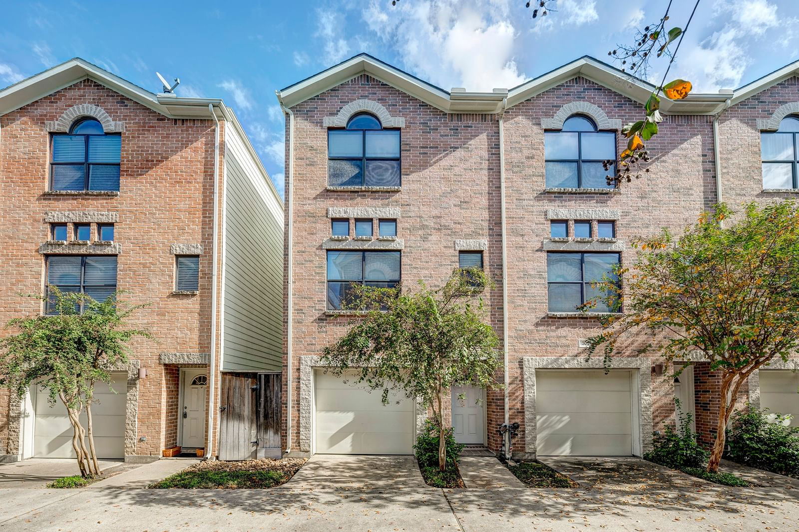 Real estate property located at 3501 Link Valley #701, Harris, Contemporary Plaza Townhomes, Houston, TX, US