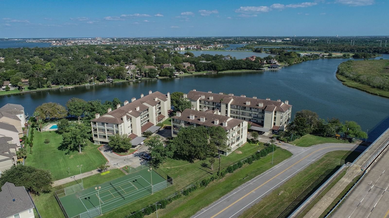 Real estate property located at 18809 Egret Bay #223, Harris, Point At Egret Bay Condo, Webster, TX, US