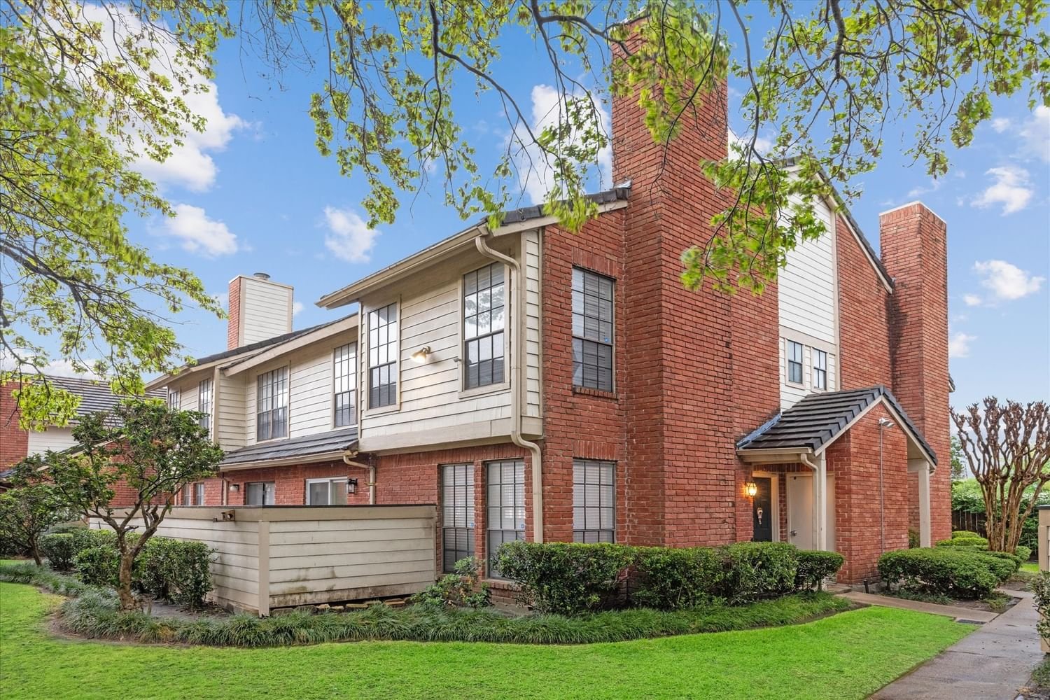 Real estate property located at 2211 Kirkwood #47, Harris, Lakeside Green Condo Amd, Houston, TX, US