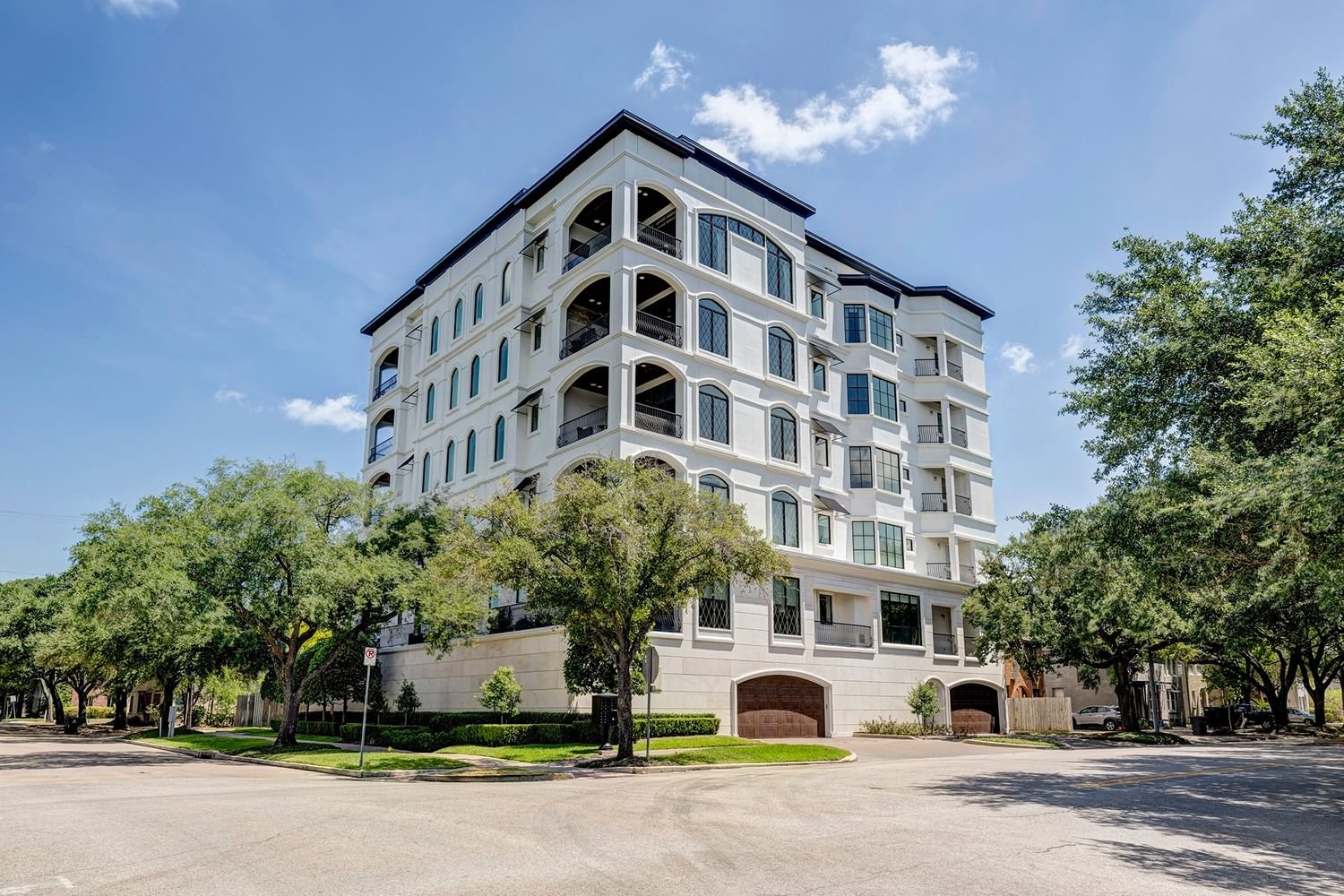 Real estate property located at 1742 Sunset #602, Harris, Chateau 10 Sunset Condos, Houston, TX, US