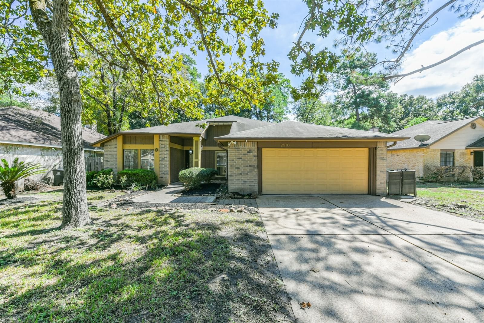 Real estate property located at 2910 Twin Knolls, Harris, Houston, TX, US