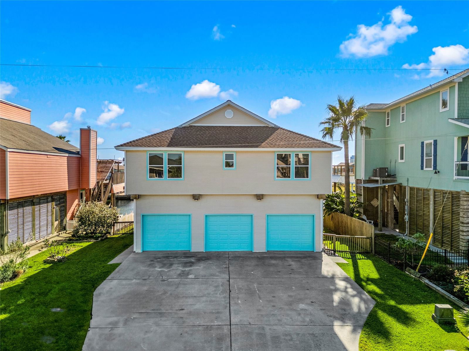 Real estate property located at 1427 Bamboo, Galveston, Tiki Island 5a, Tiki Island, TX, US