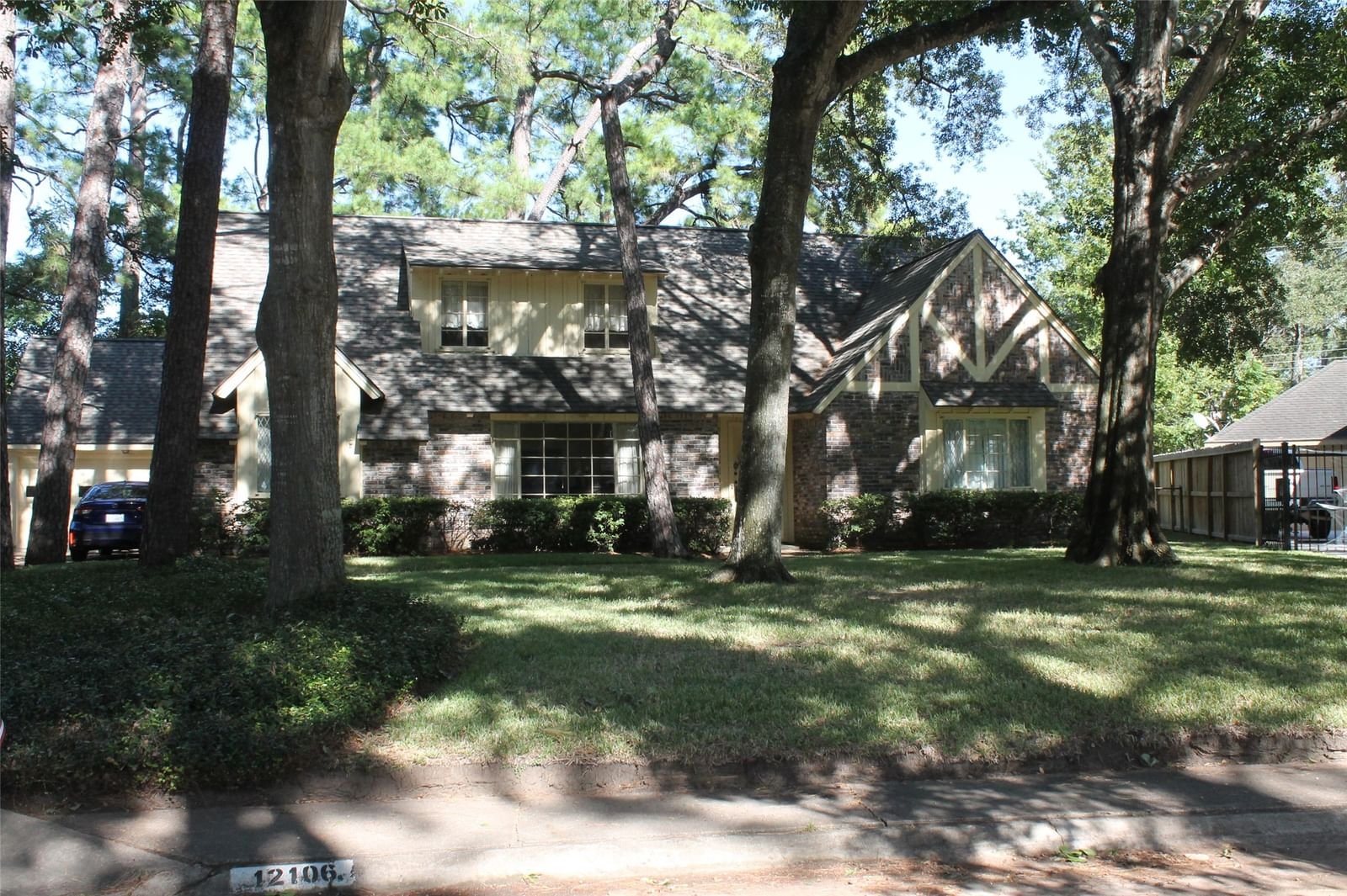Real estate property located at 12106 Broken Arrow, Harris, Memorial Forest Sec 02, Houston, TX, US
