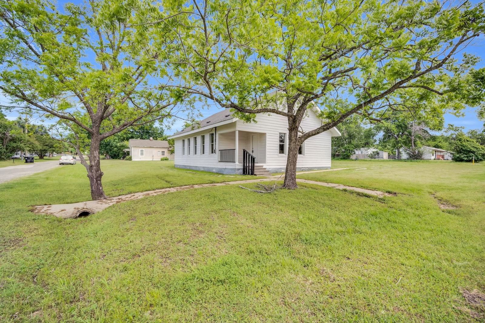 Real estate property located at 601 S 7th Avenue, Freestone, City/Teague, Teague, TX, US